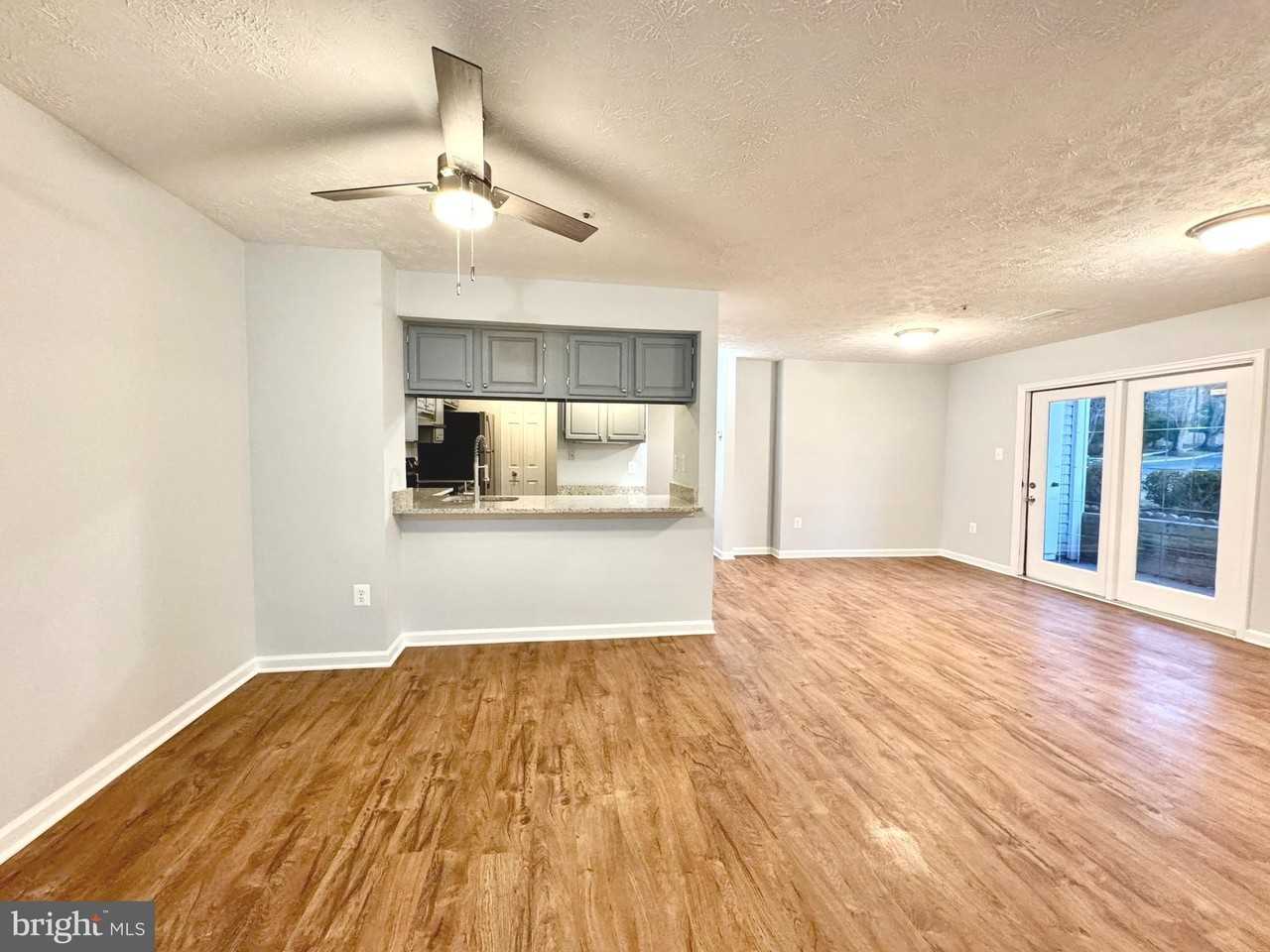 12201 Saint Peter Ct Apt D #D - Photo 6 of 36