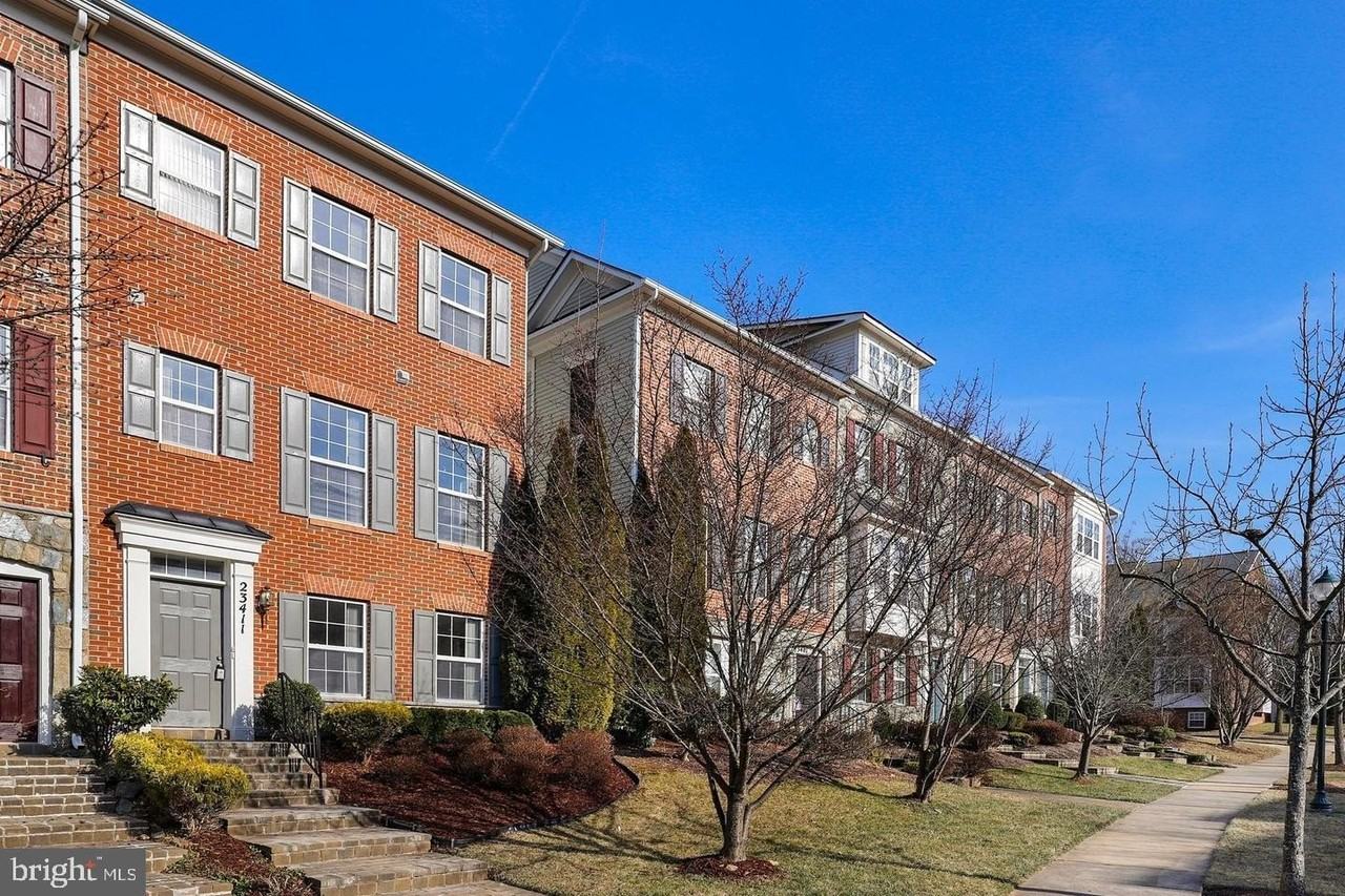 23411 Rainbow Arch Dr - Photo 2 of 32