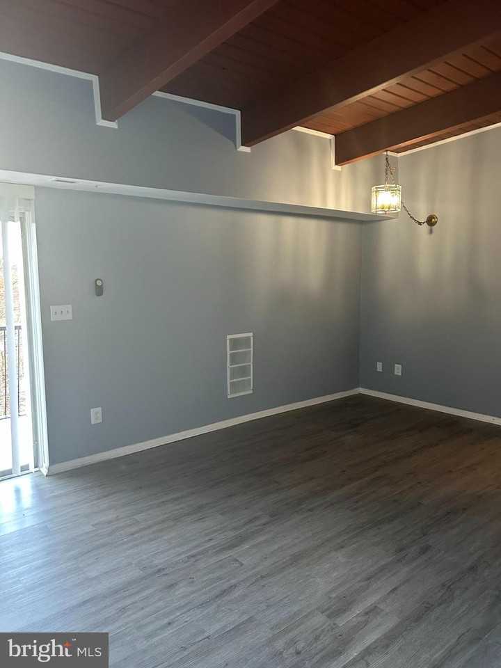 7609 Fontainebleau Dr Apt 2215 #2215 - Photo 3 of 11