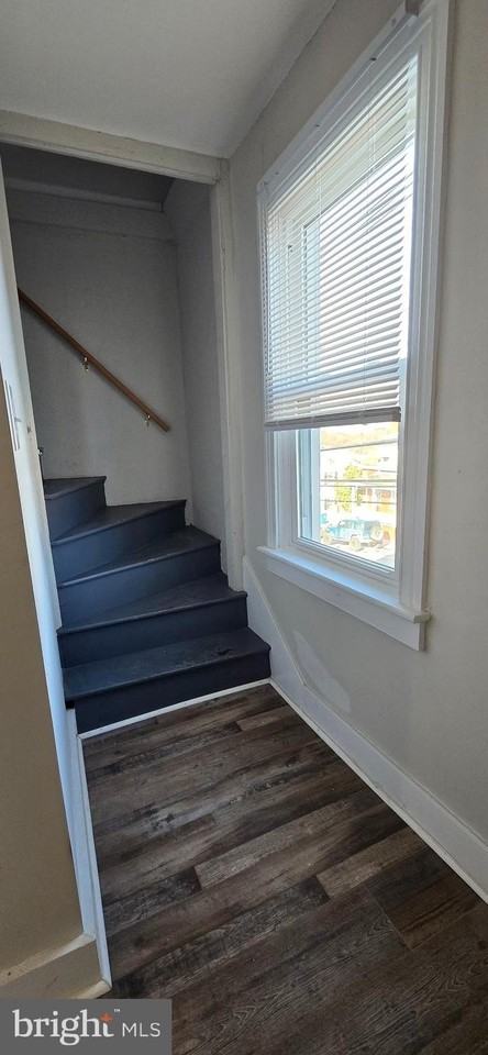 29 N Main St Apt B #B - Photo 5 of 7