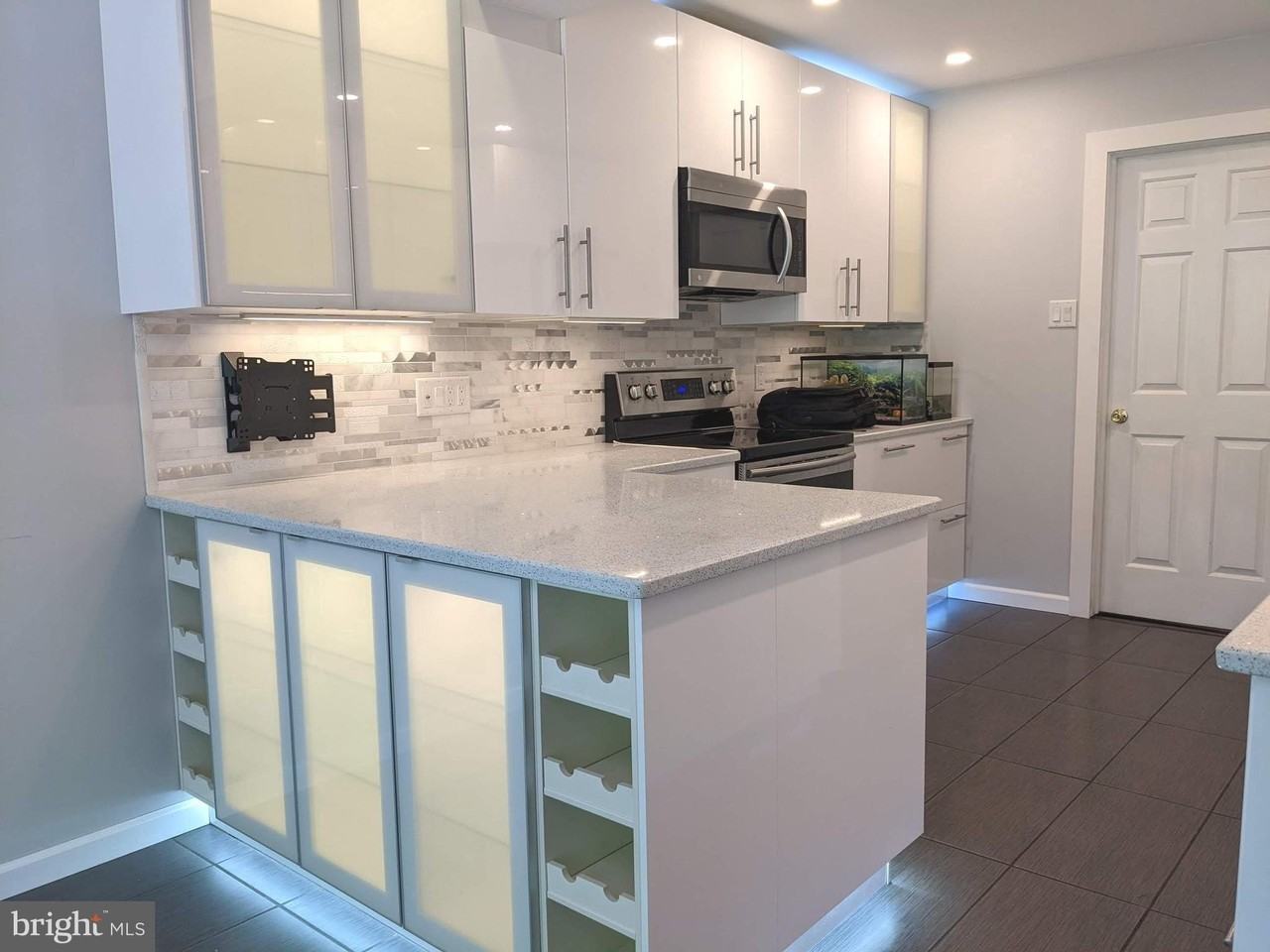 3 Kaylin Cor - Photo 2 of 9