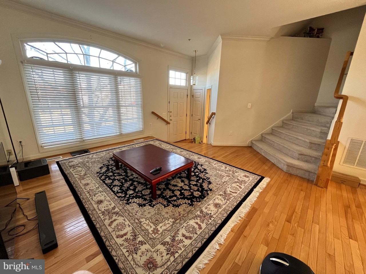 8179 Skelton Cir - Photo 4 of 32