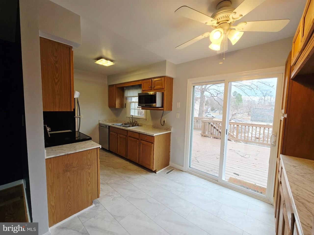 223 Sagun Dr - Photo 6 of 16