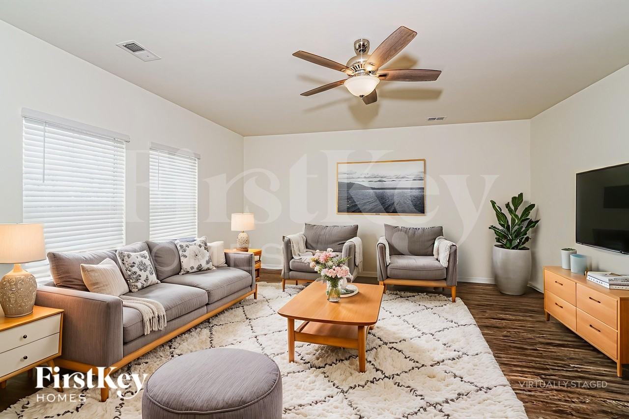 4864 Mae Beth Cir - Photo 5 of 19