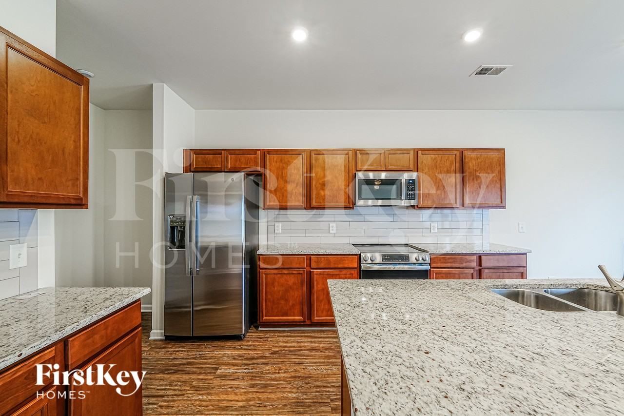 4864 Mae Beth Cir - Photo 6 of 19