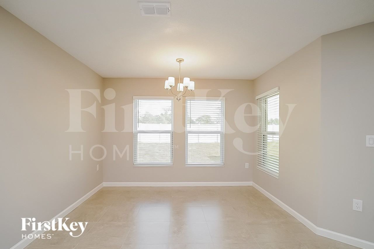 429 Earheart Dr - Photo 3 of 15