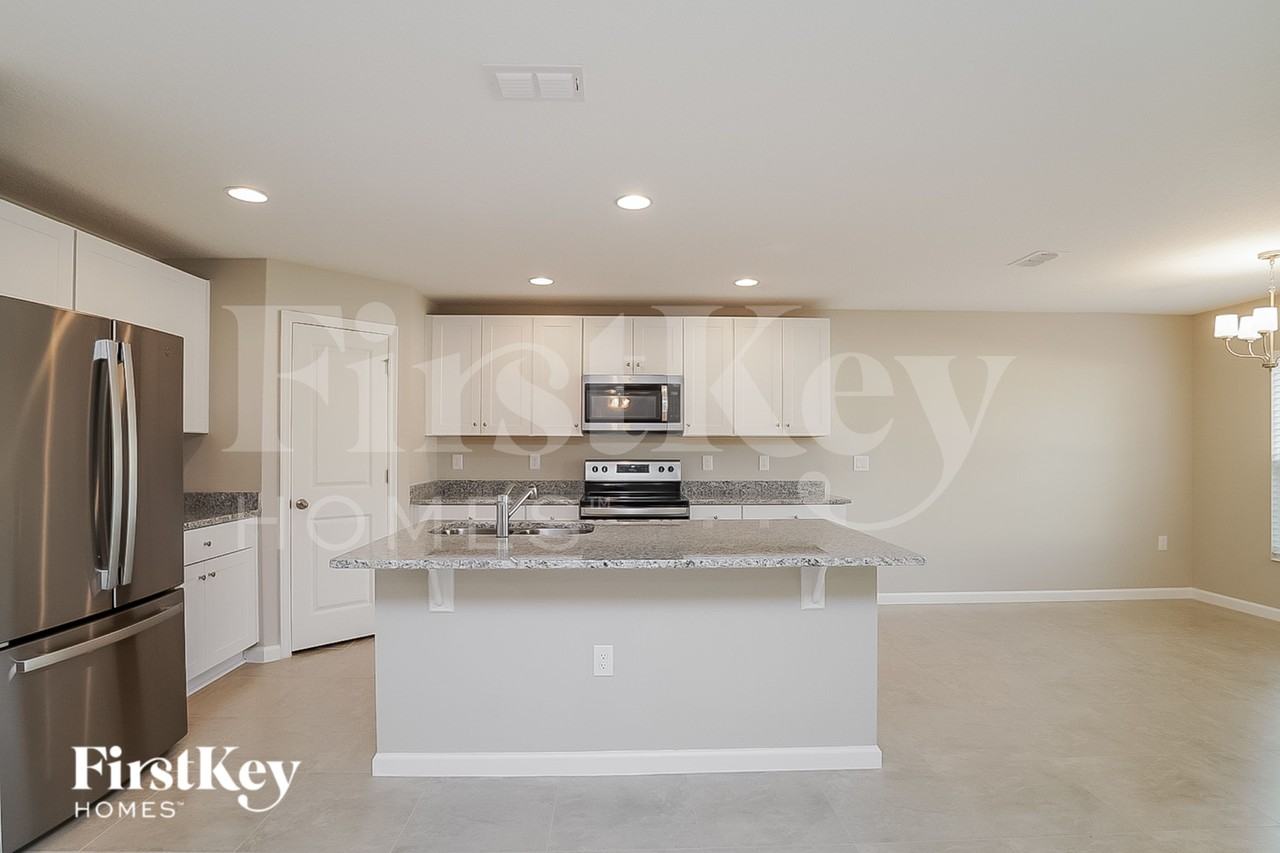 429 Earheart Dr - Photo 4 of 15