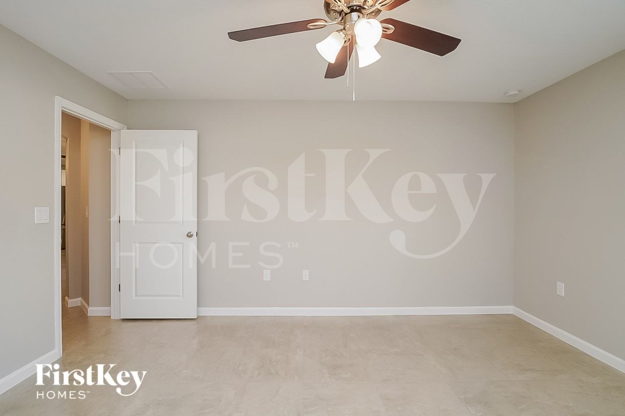 429 Earheart Dr - Photo 5 of 15