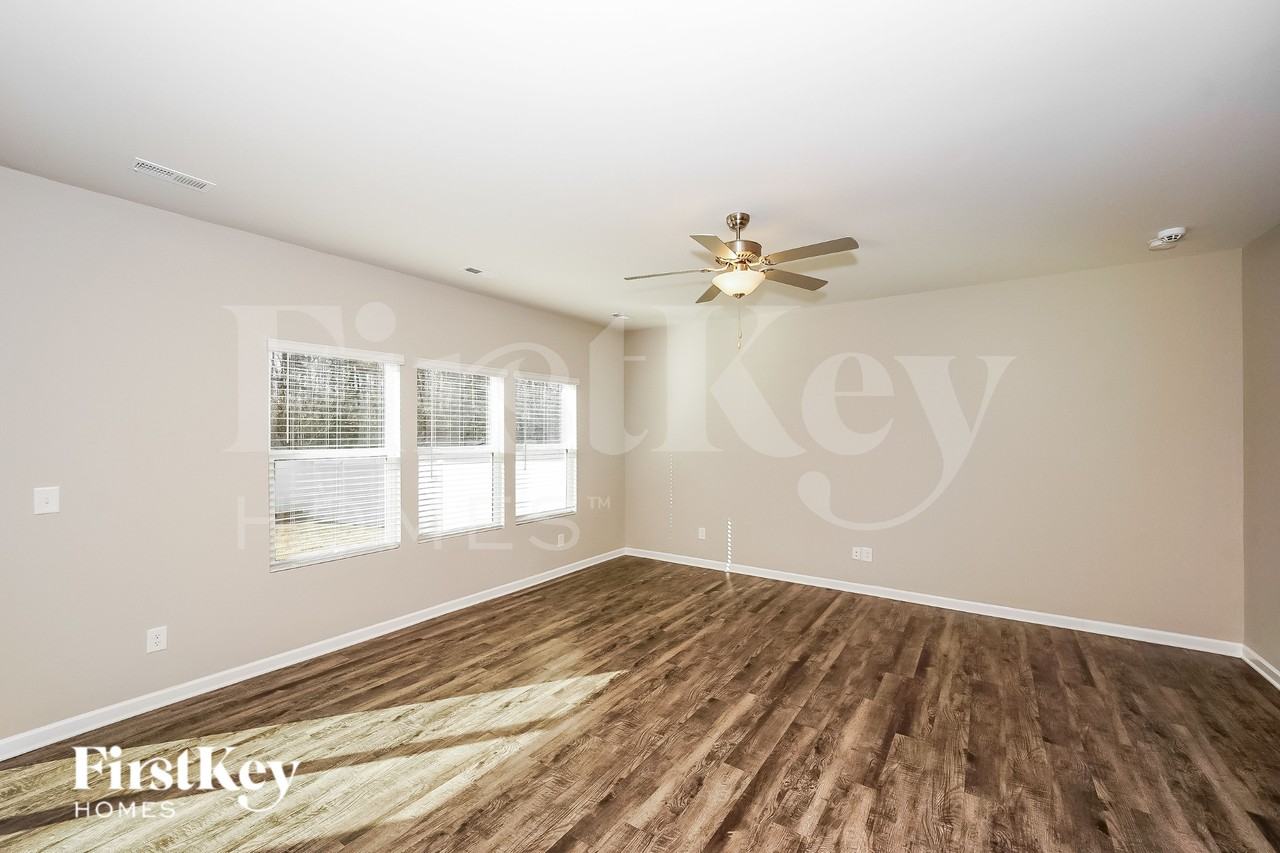 9620 Hamel St - Photo 5 of 19