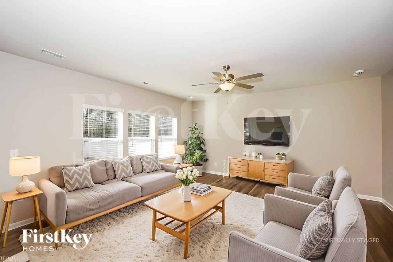 9620 Hamel St - Photo 6 of 19