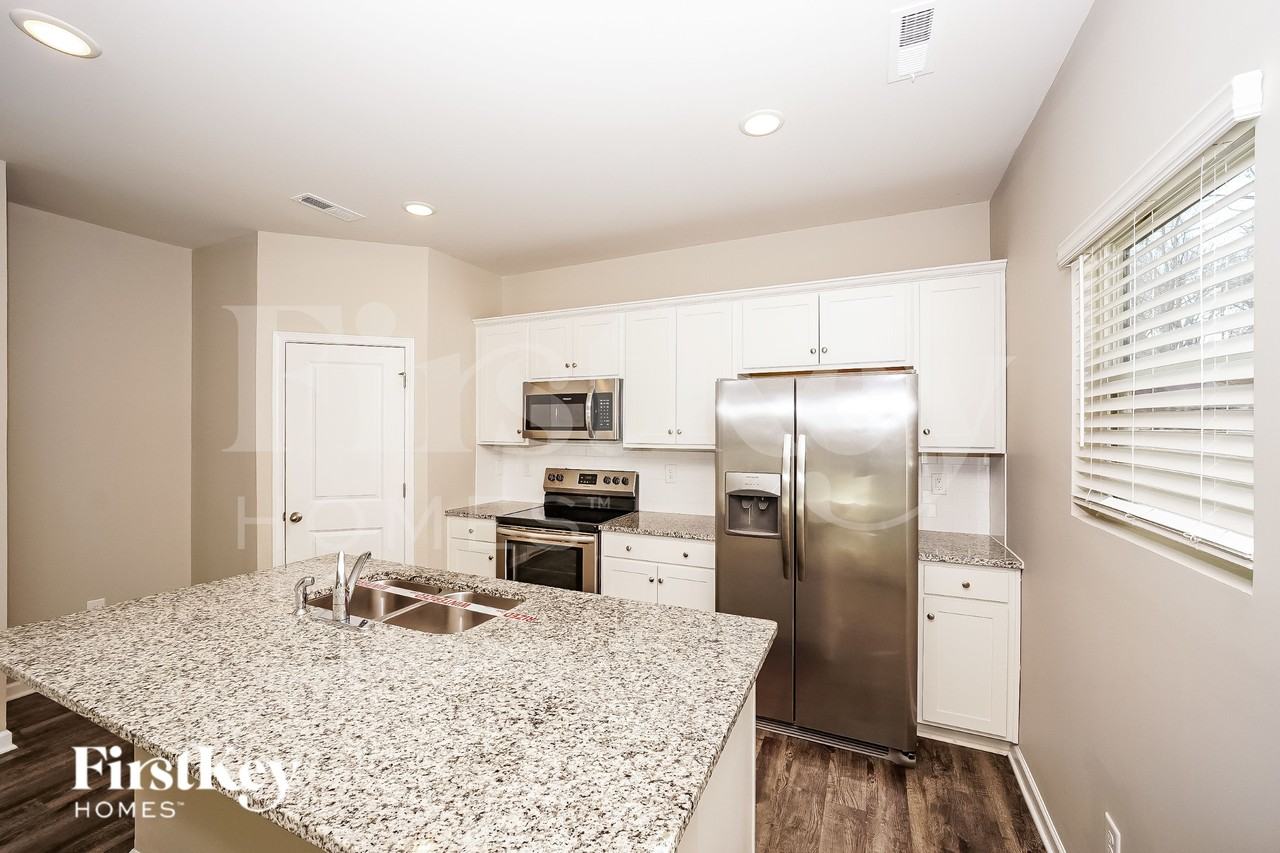 9620 Hamel St - Photo 7 of 19