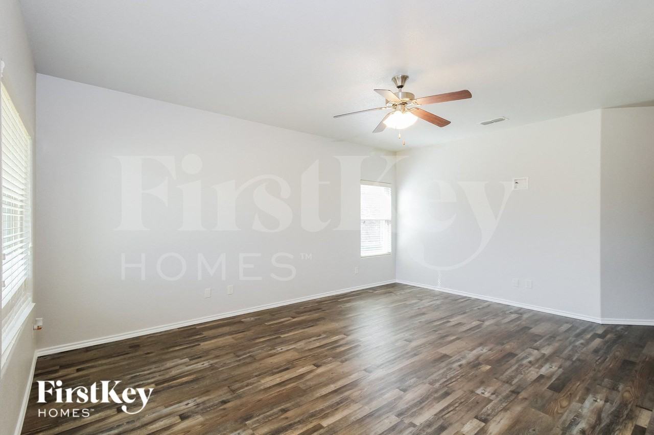 5134 Mountain View Dr - Photo 3 of 15