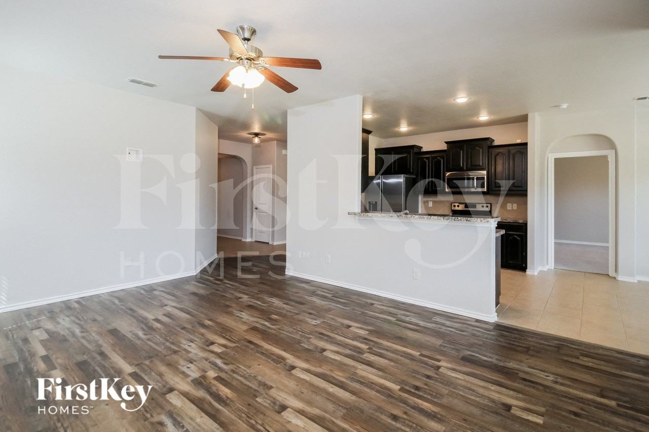 5134 Mountain View Dr - Photo 4 of 15