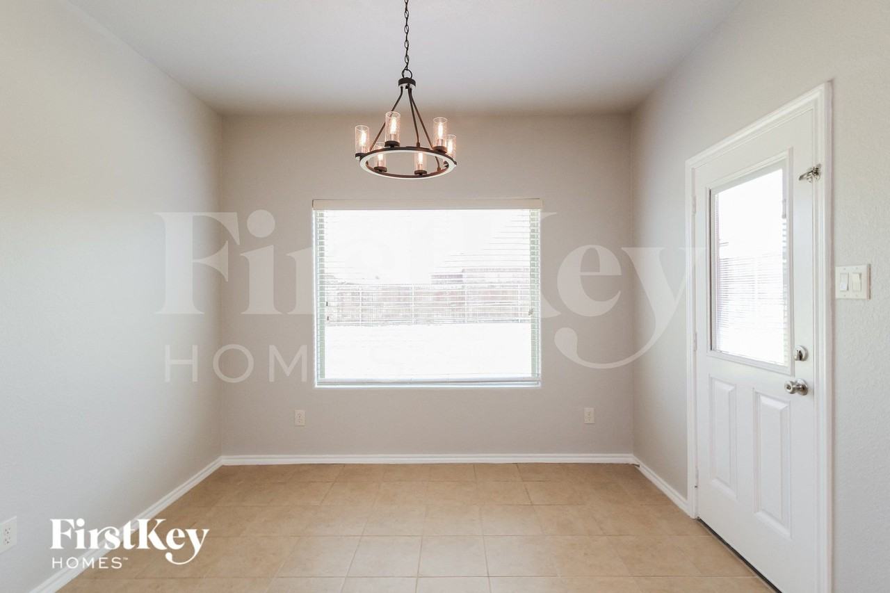 5134 Mountain View Dr - Photo 5 of 15