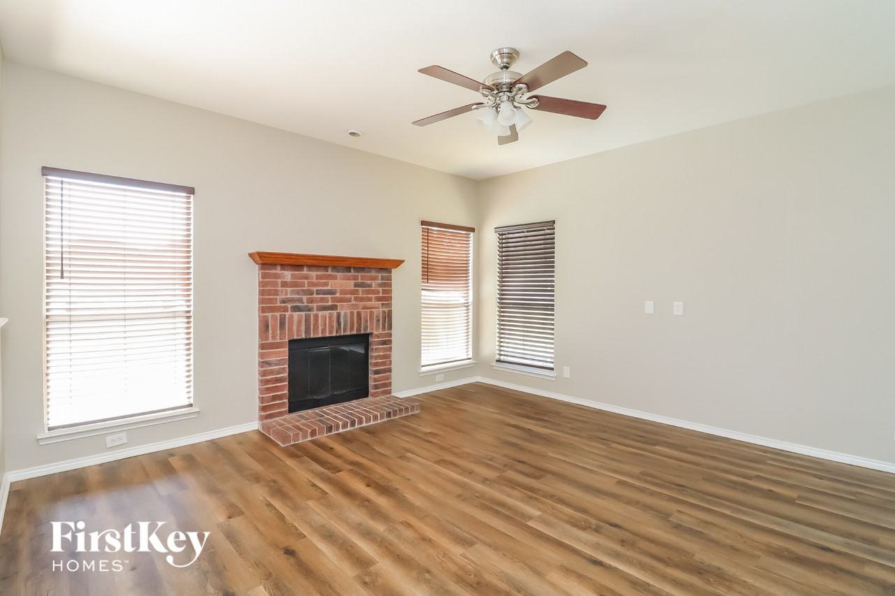 8517 Prairie Rose Ln - Photo 3 of 15