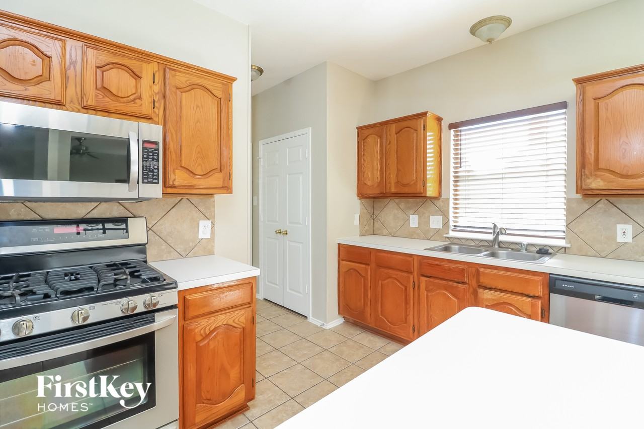 8517 Prairie Rose Ln - Photo 6 of 15