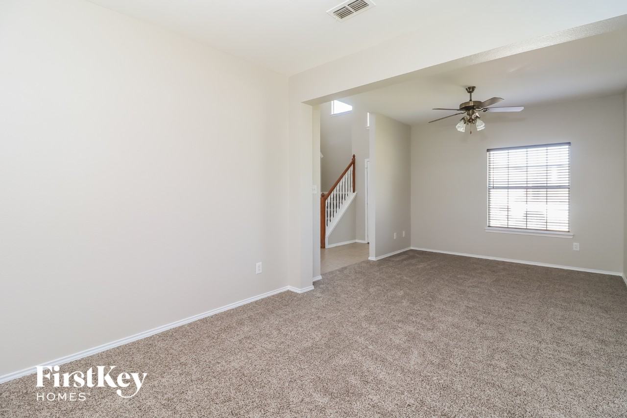 8517 Prairie Rose Ln - Photo 7 of 15