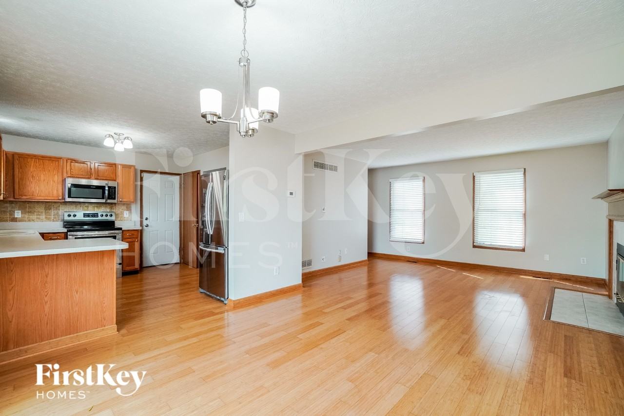 1072 Tarragon Dr - Photo 5 of 16