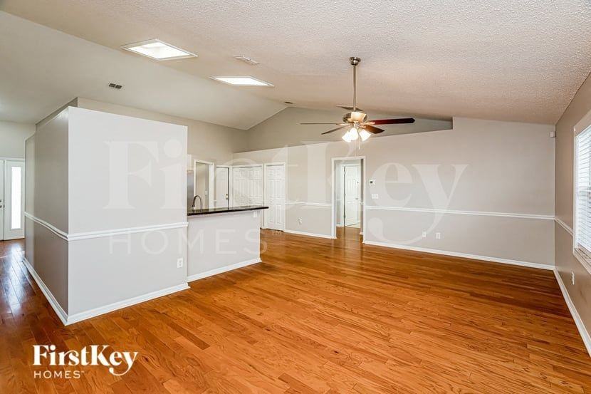 9801 Sunnyoak Dr - Photo 4 of 15