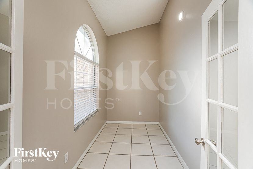 9801 Sunnyoak Dr - Photo 7 of 15