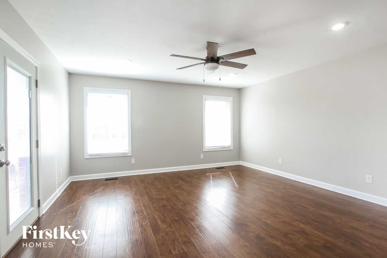 6775 Anna Ct - Photo 4 of 9