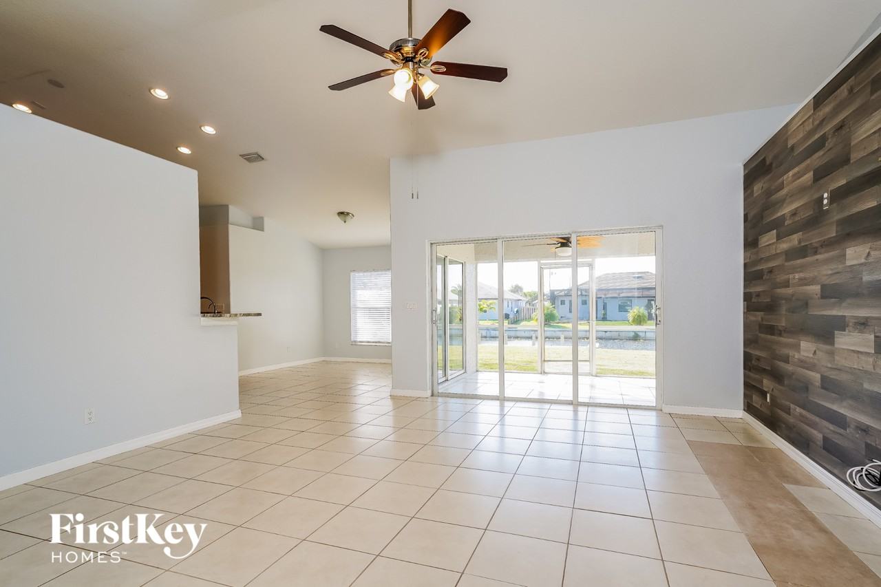 1222 Sw 15th St - Photo 2 of 15