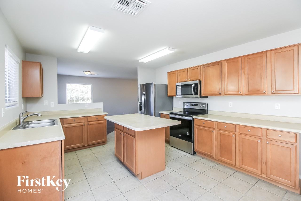 1858 E Omega Dr - Photo 5 of 14