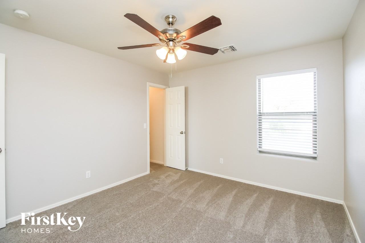 1858 E Omega Dr - Photo 7 of 14