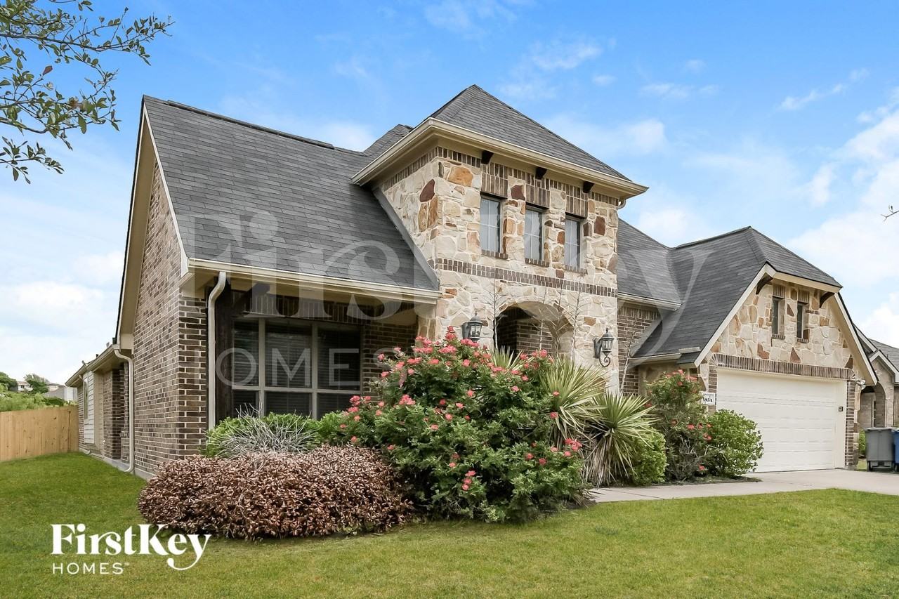 5854 Cliff Ridge Dr - Photo 2 of 15