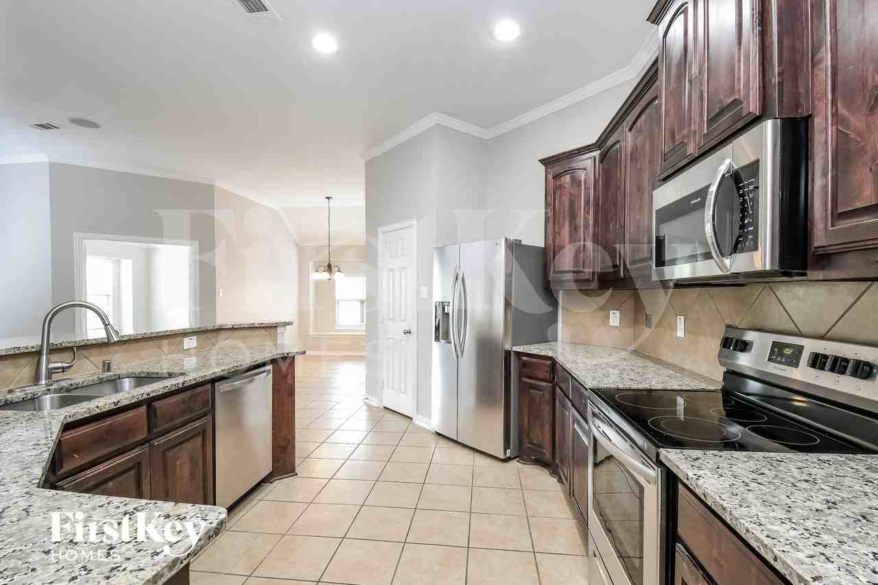 5854 Cliff Ridge Dr - Photo 6 of 15