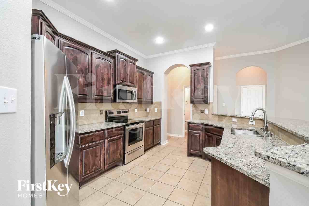 5854 Cliff Ridge Dr - Photo 7 of 15