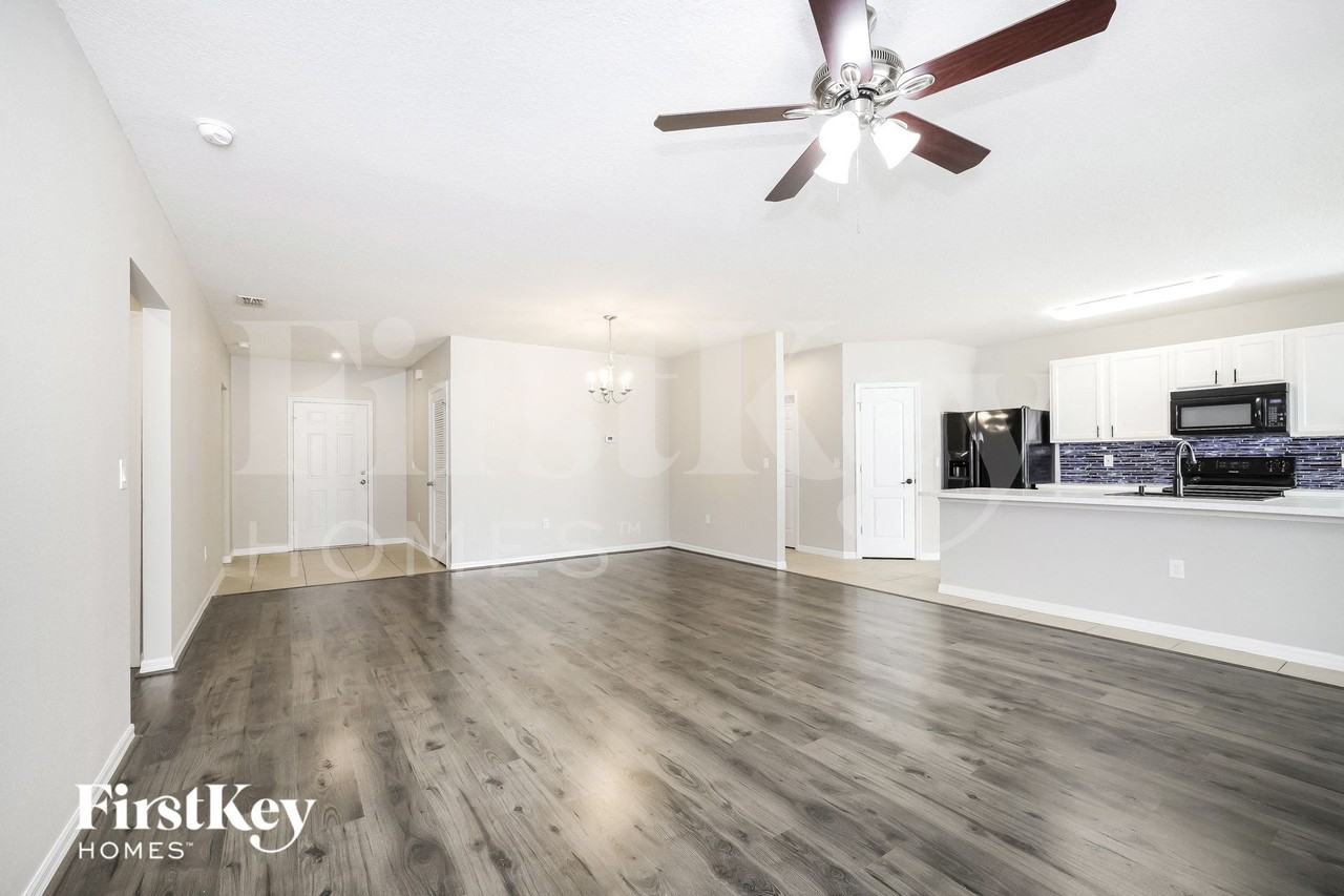 2283 Sequoia Way - Photo 4 of 15