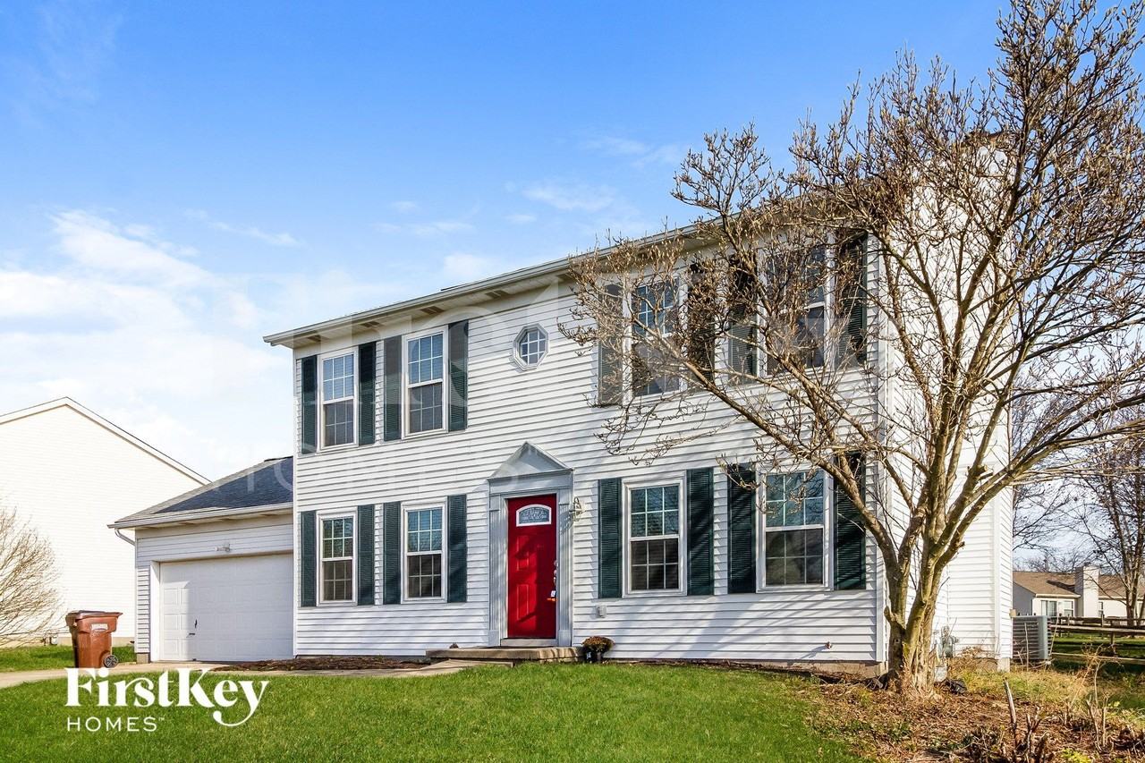 1636 Cantebury Ln - Photo 2 of 15