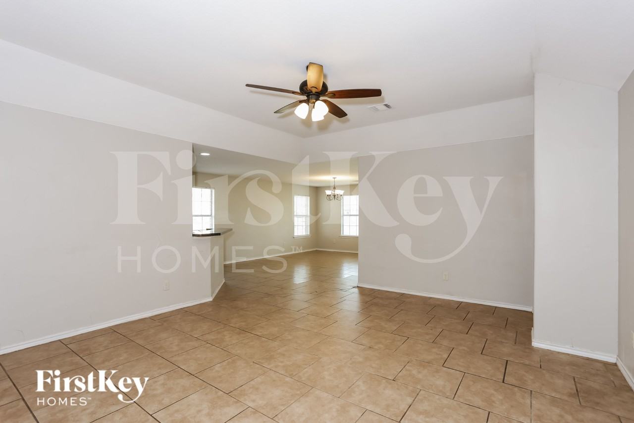 6612 Gillis Johnson St - Photo 2 of 16