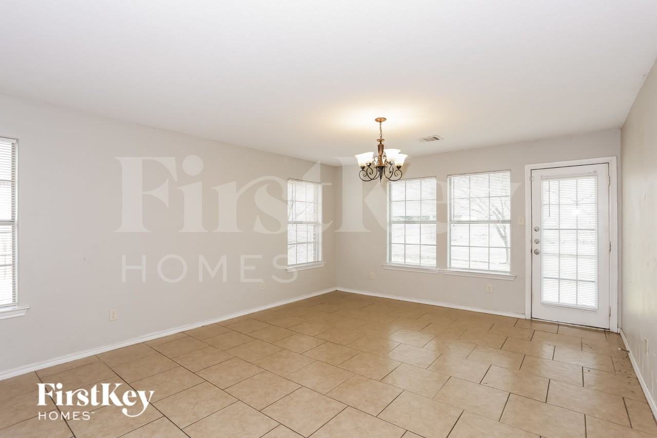 6612 Gillis Johnson St - Photo 4 of 16