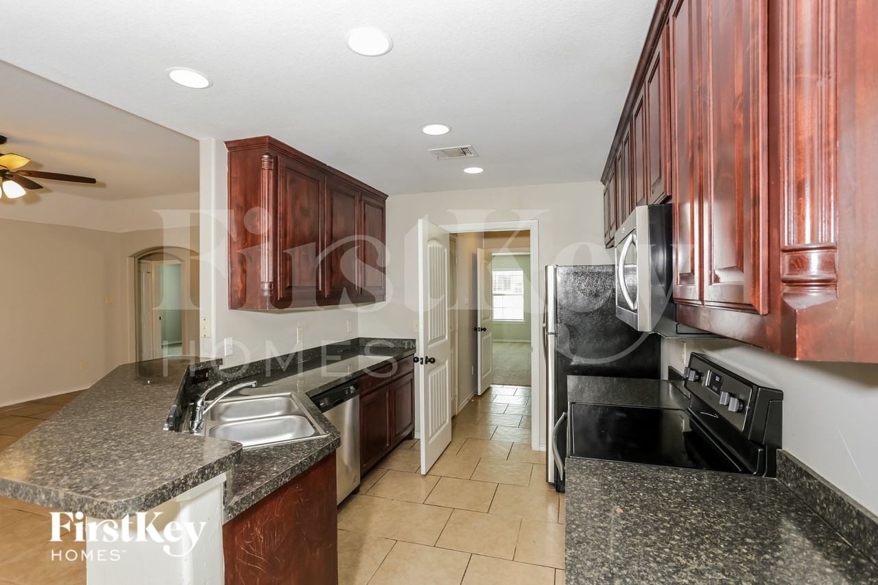 6612 Gillis Johnson St - Photo 5 of 16