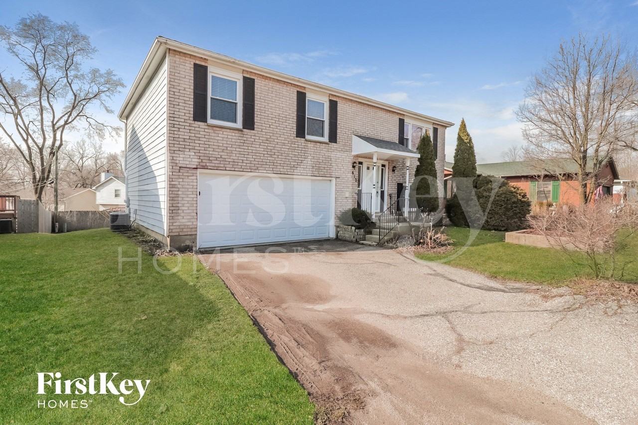 612 E Bonner Rd - Photo 2 of 15