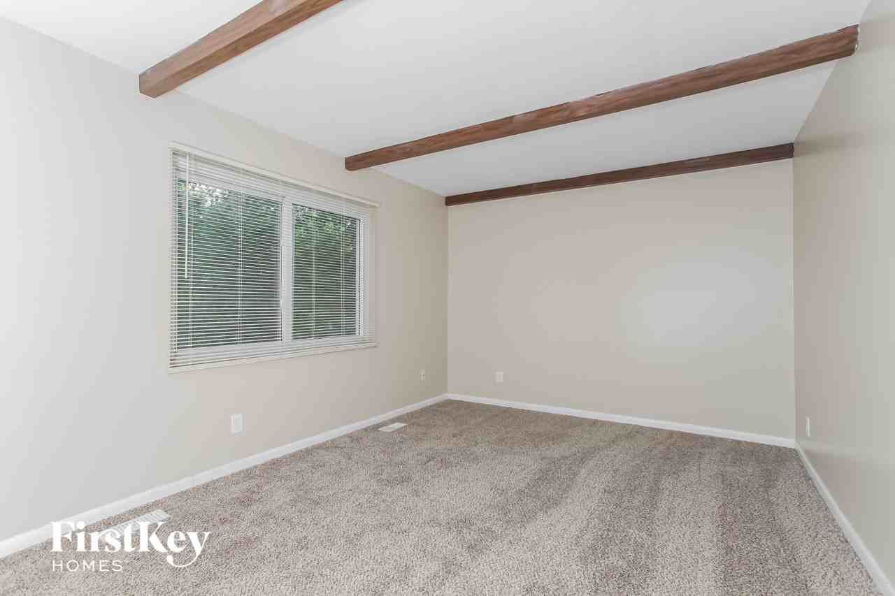 552 Waycross Rd - Photo 7 of 15