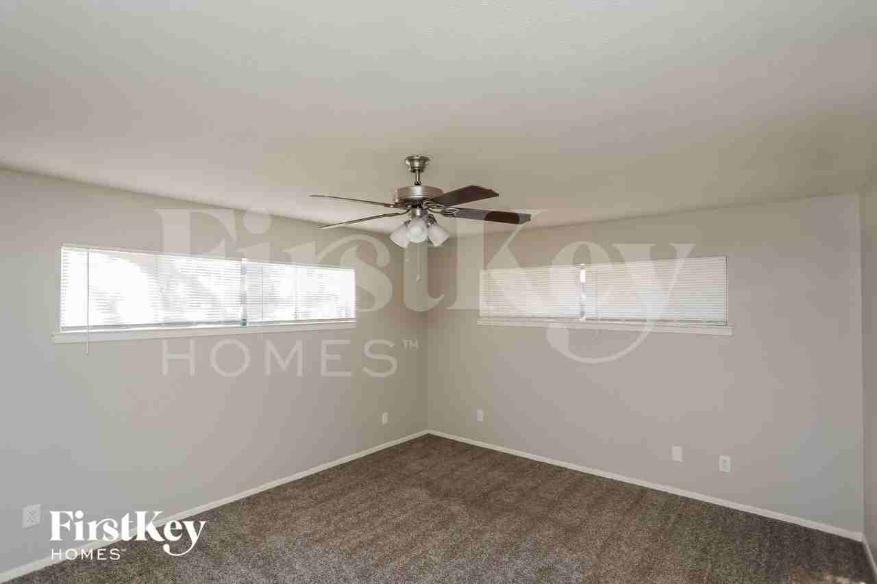 417 Lakeside Dr - Photo 6 of 15