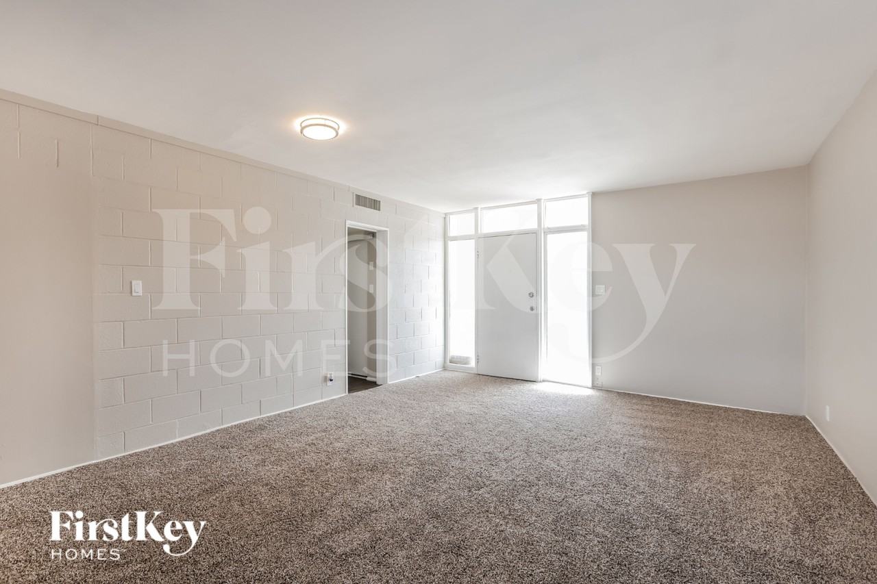 2800 E Webb Ave - Photo 3 of 16