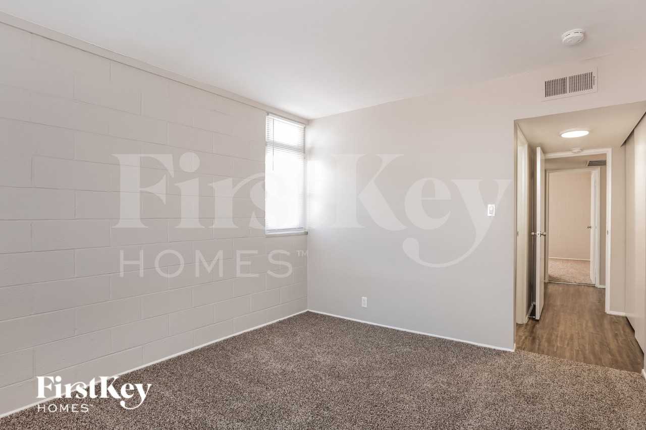 2800 E Webb Ave - Photo 7 of 16