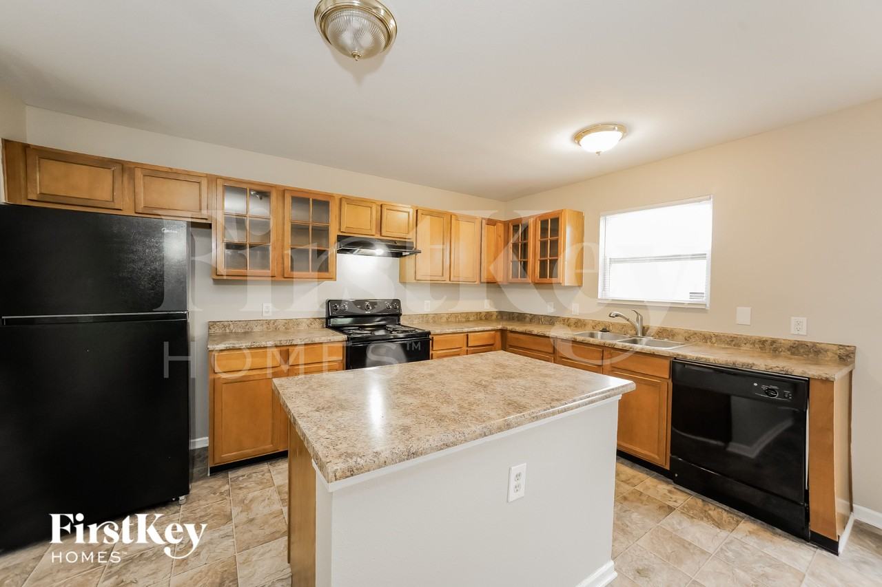 11427 Arches Dr - Photo 5 of 15