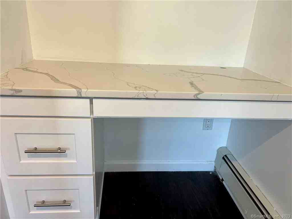 826 Oldfield Rd - Photo 5 of 22