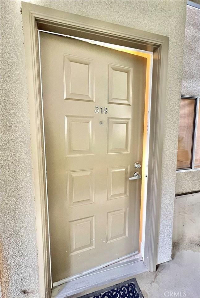 2905 Montrose Ave - Photo 3 of 9