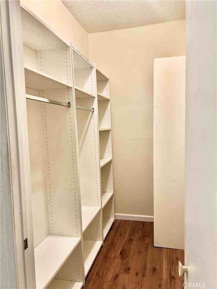 2905 Montrose Ave - Photo 5 of 9