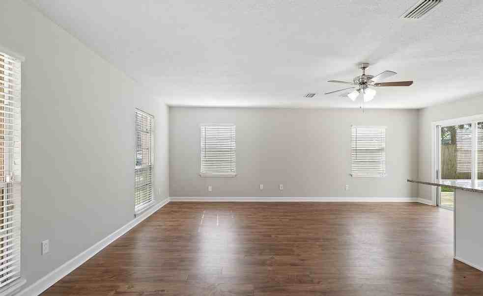 4730 Barnes Rd - Photo 6 of 21