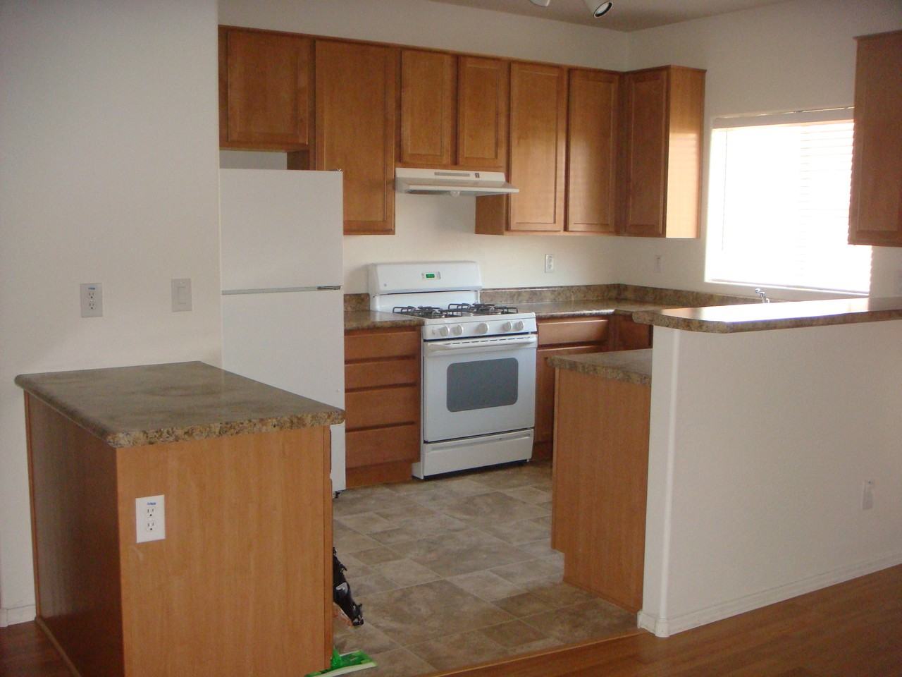 608 North Robles Street - Photo 6 of 17