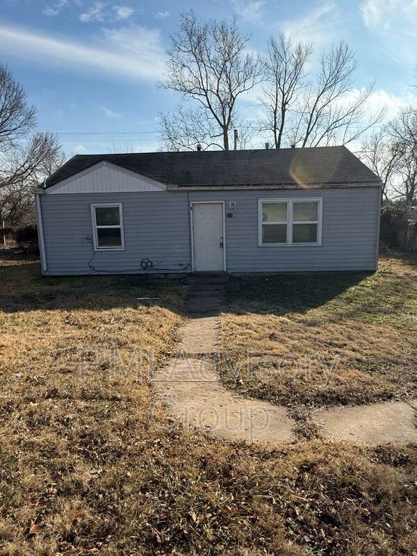 529 Se 36th St - Photo 2 of 9