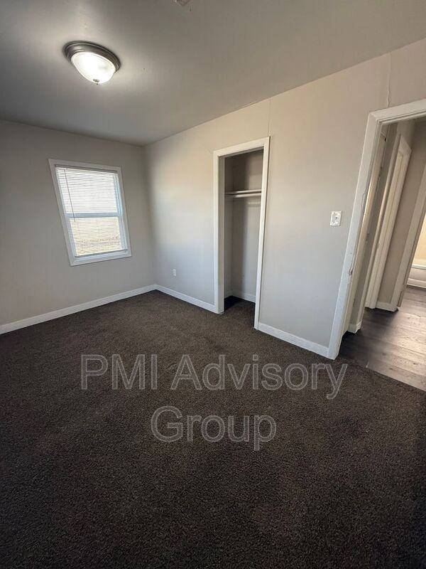 529 Se 36th St - Photo 4 of 9