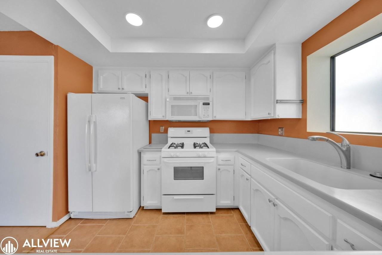 4585 51st St - Photo 2 of 32